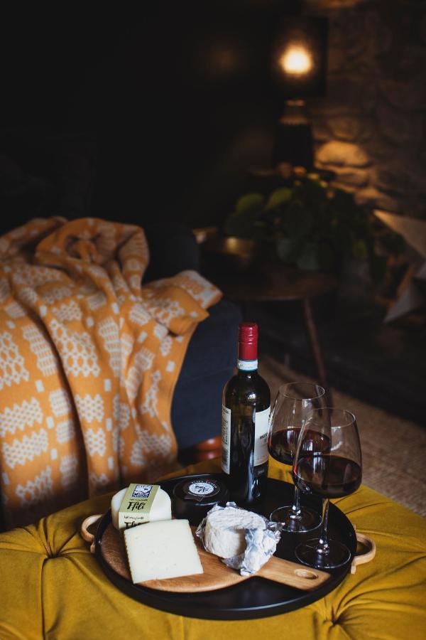 River Cottage, A Luxurious And Cosy Riverside Cottage For Two Welshpool Ngoại thất bức ảnh