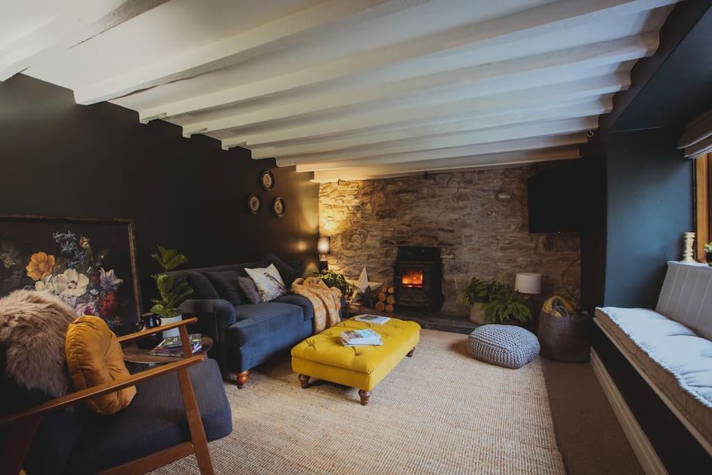 River Cottage, A Luxurious And Cosy Riverside Cottage For Two Welshpool Ngoại thất bức ảnh