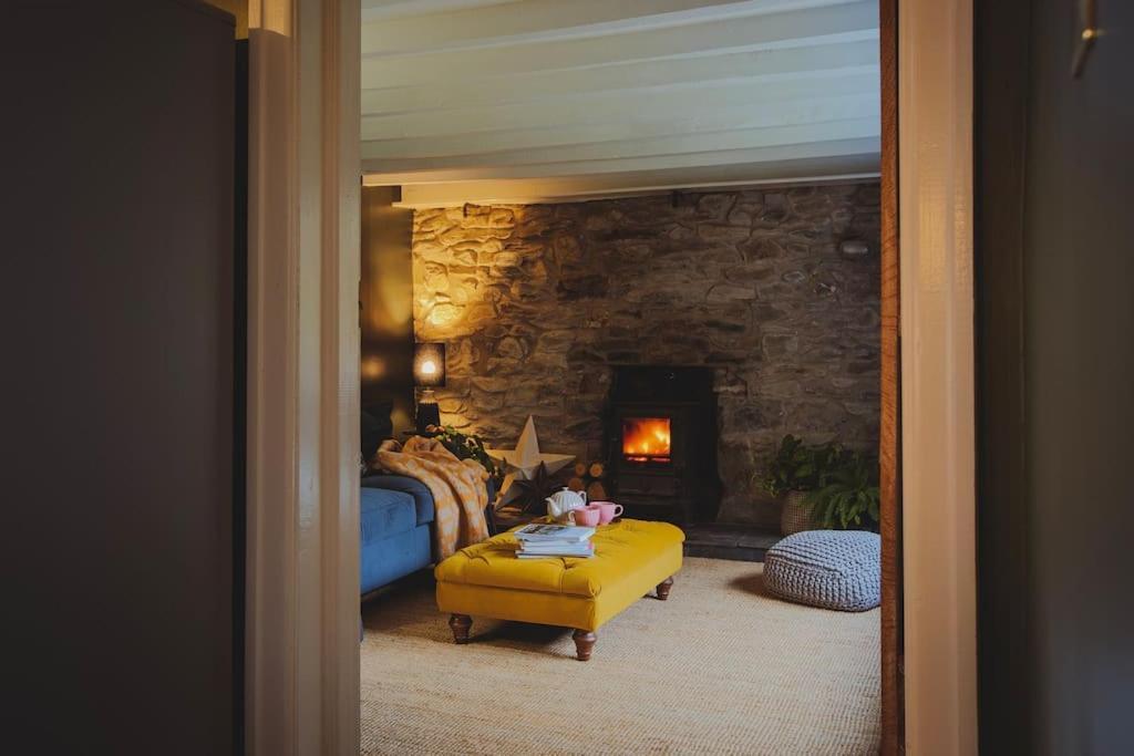 River Cottage, A Luxurious And Cosy Riverside Cottage For Two Welshpool Ngoại thất bức ảnh