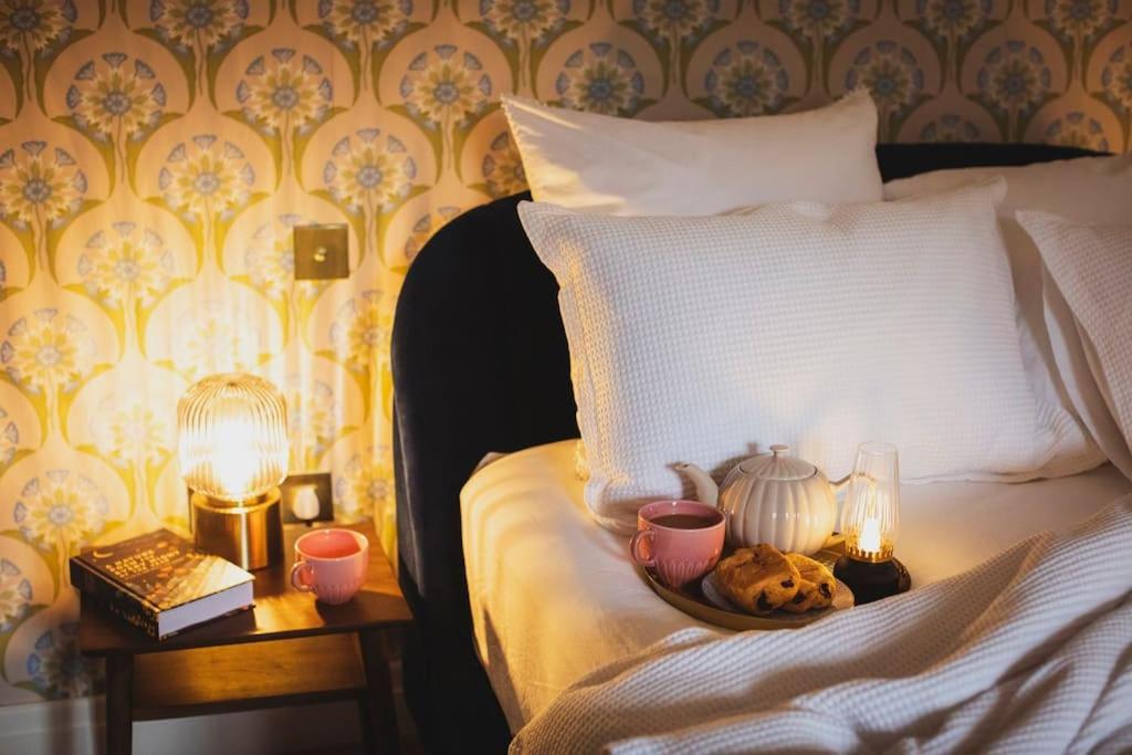 River Cottage, A Luxurious And Cosy Riverside Cottage For Two Welshpool Ngoại thất bức ảnh